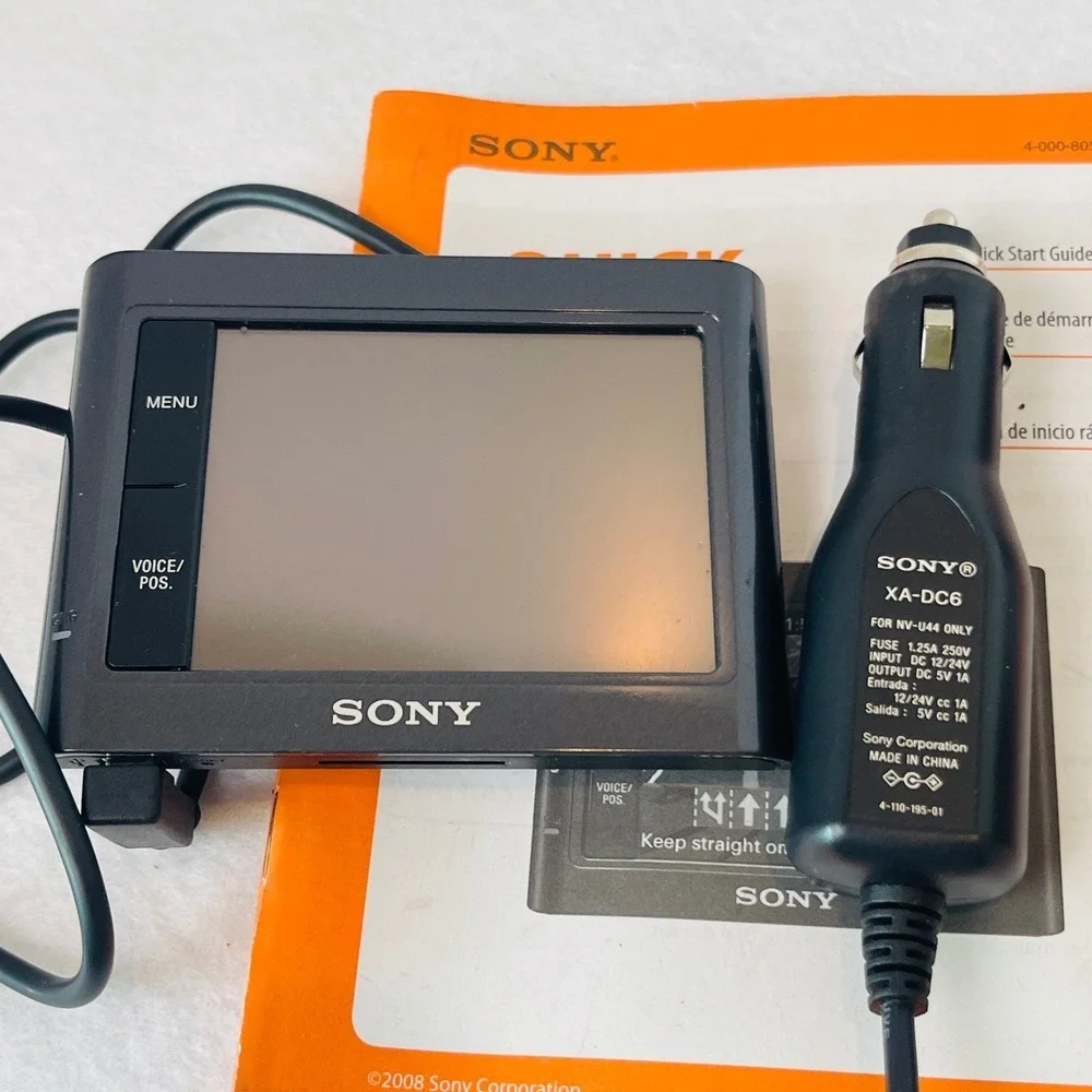 Sony Nav U NV-U44 Portable GPS Satellite Navigation System w Car Charger Mount